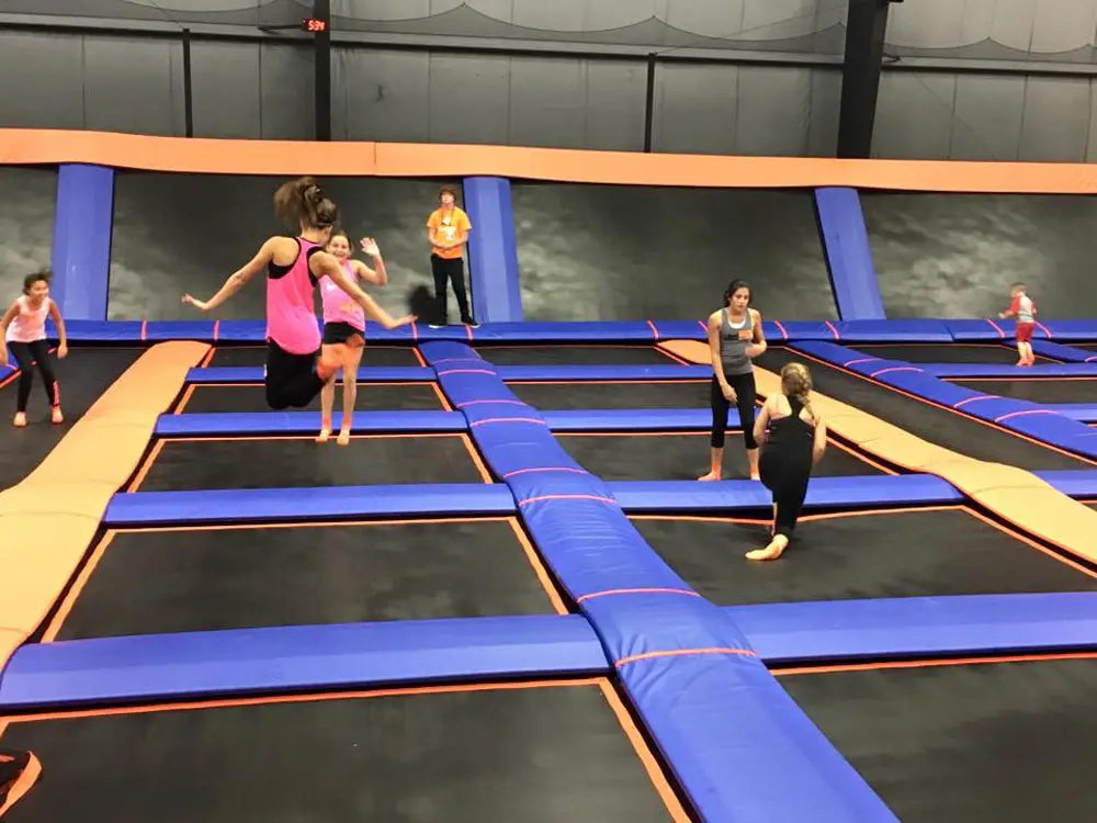 sky zone edina